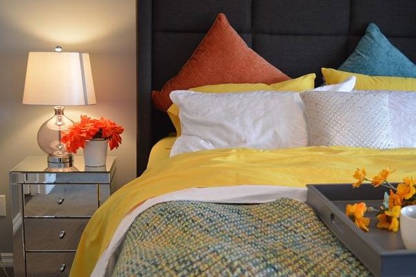 Comment chiner des coussins vintage uniques : 5 meilleurs conseils